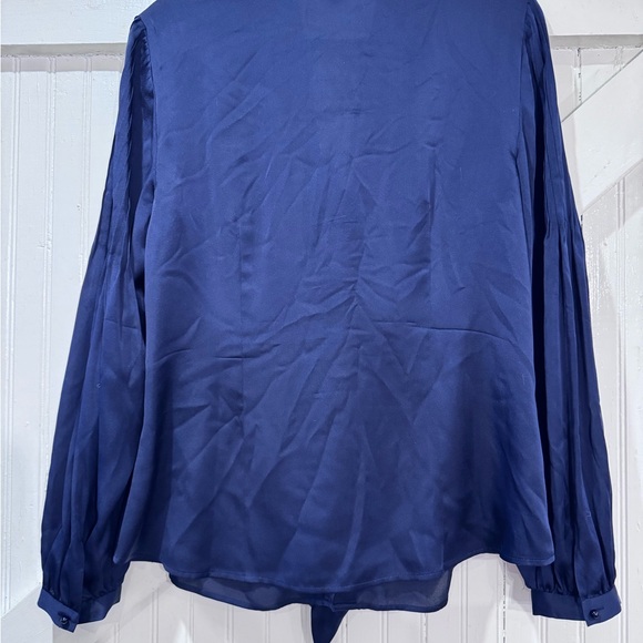 ✨ ANN TAYLOR Deep Navy Silky Tie-Neck Blouse | Chic Workwear - Picture 2 of 8